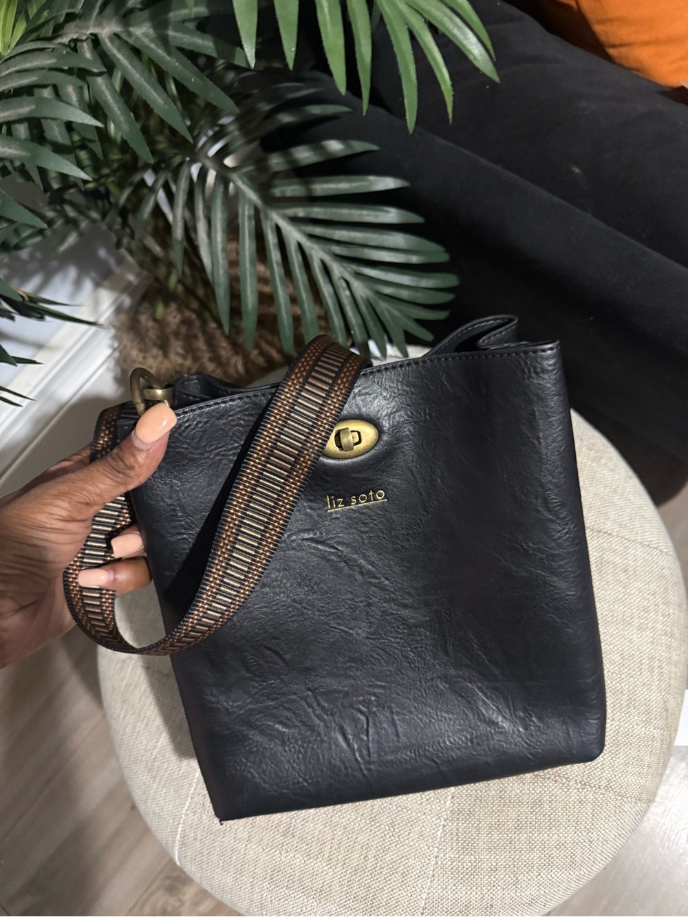 Classic Black Crossbody Bag with Adjustable Strap